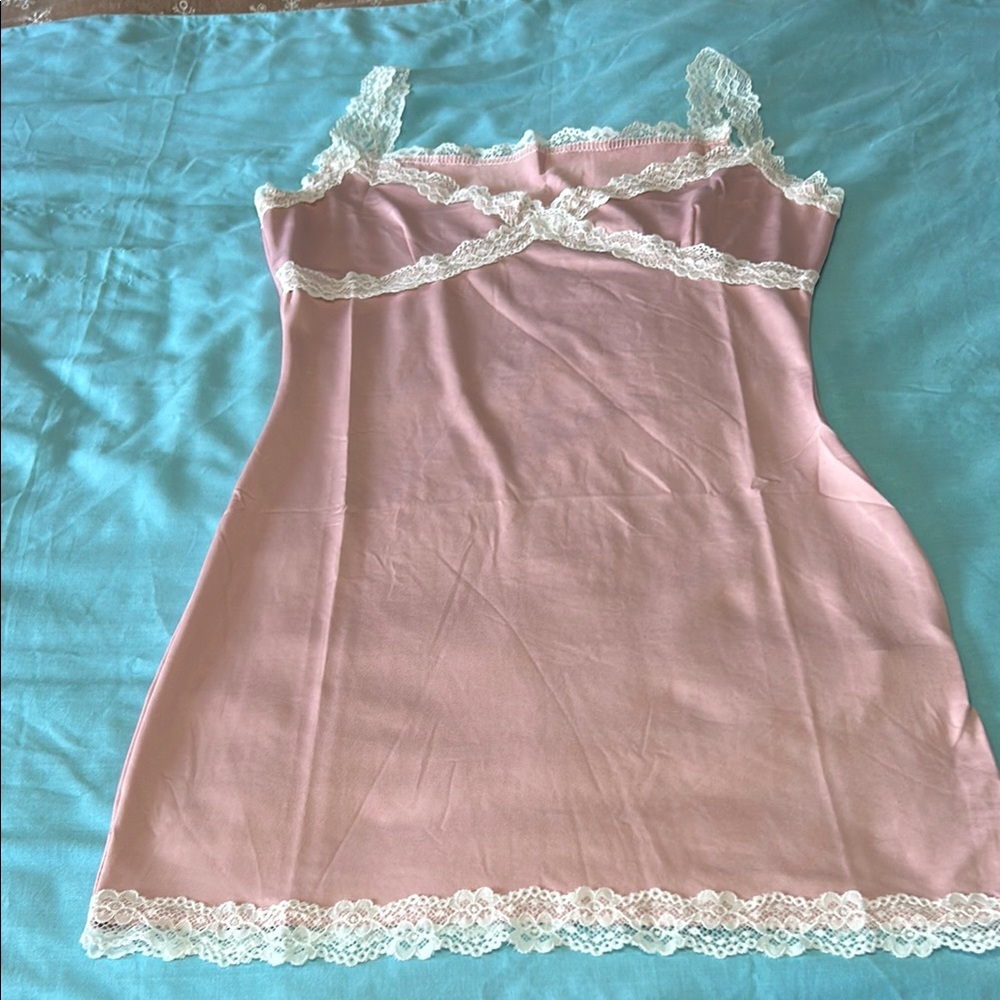 Elegant Pink Lace Trim Dress size medium  nwot